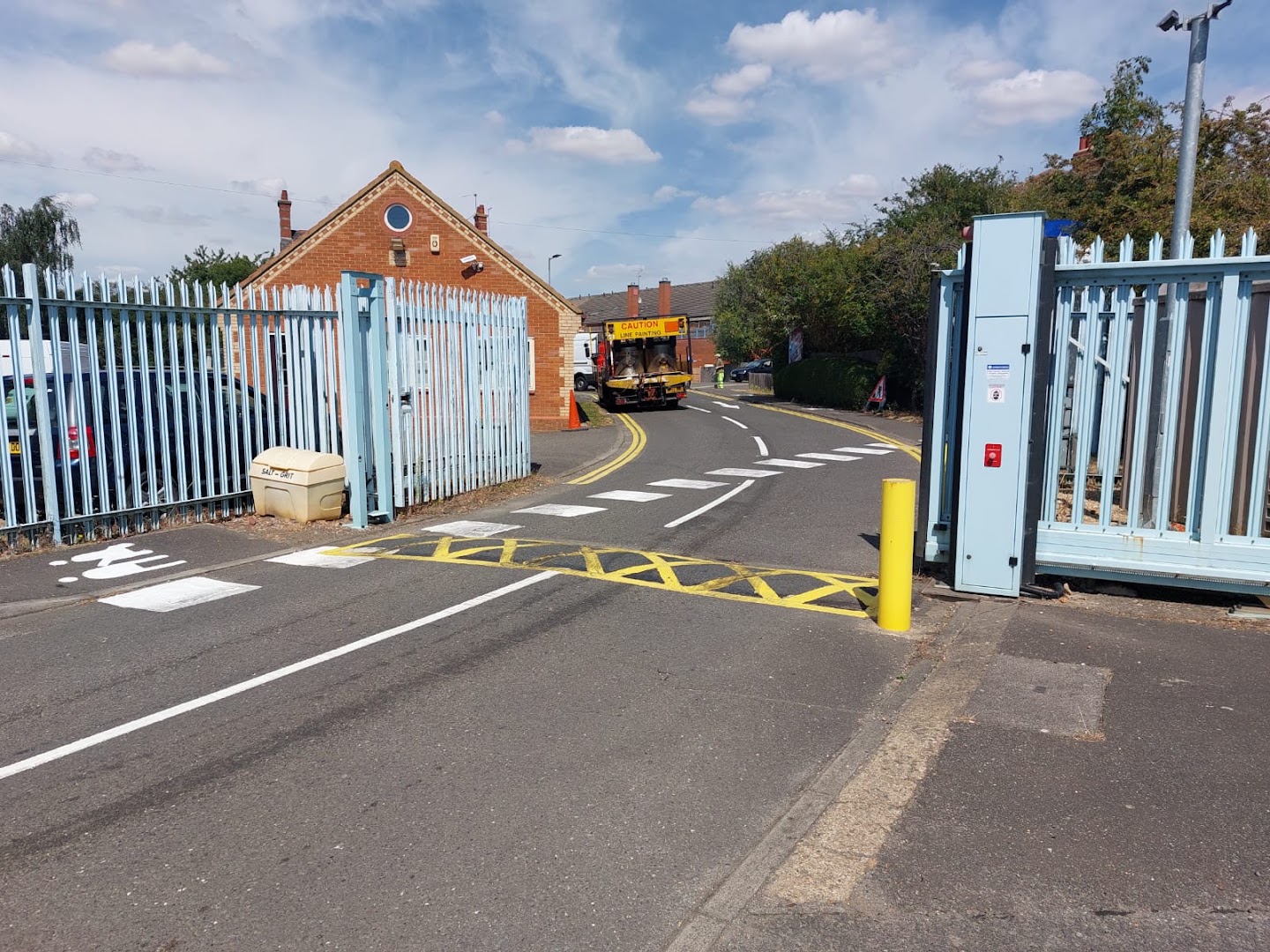 entrance, speed hump, hatched, worcestershire