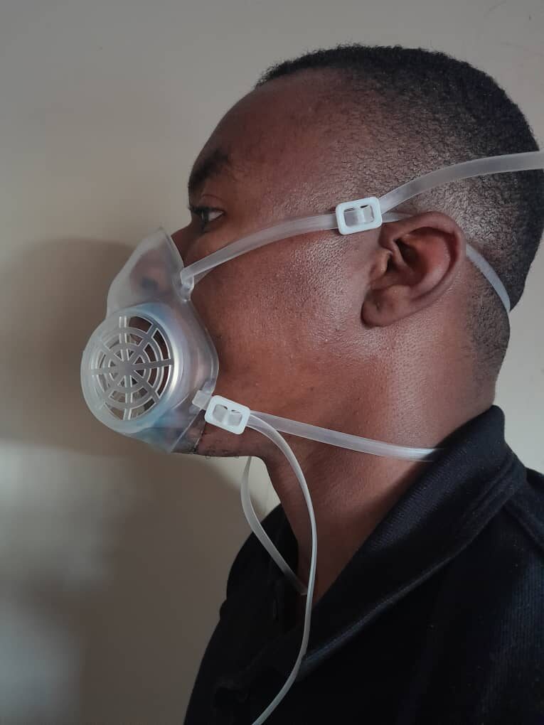 Reusable TPU respirator mask, side profile
