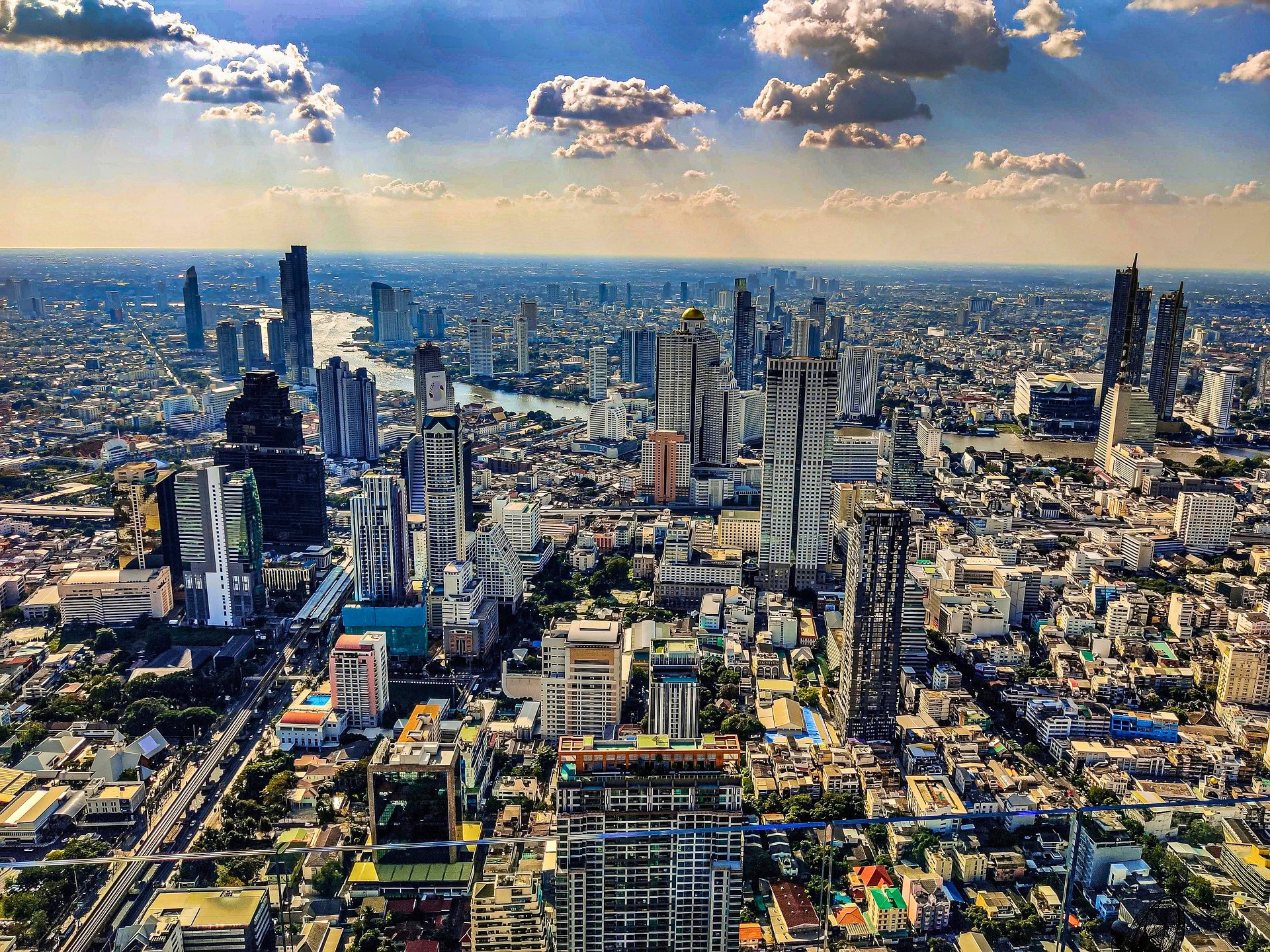 Udsigt over Bangkoks skyline i Thailand